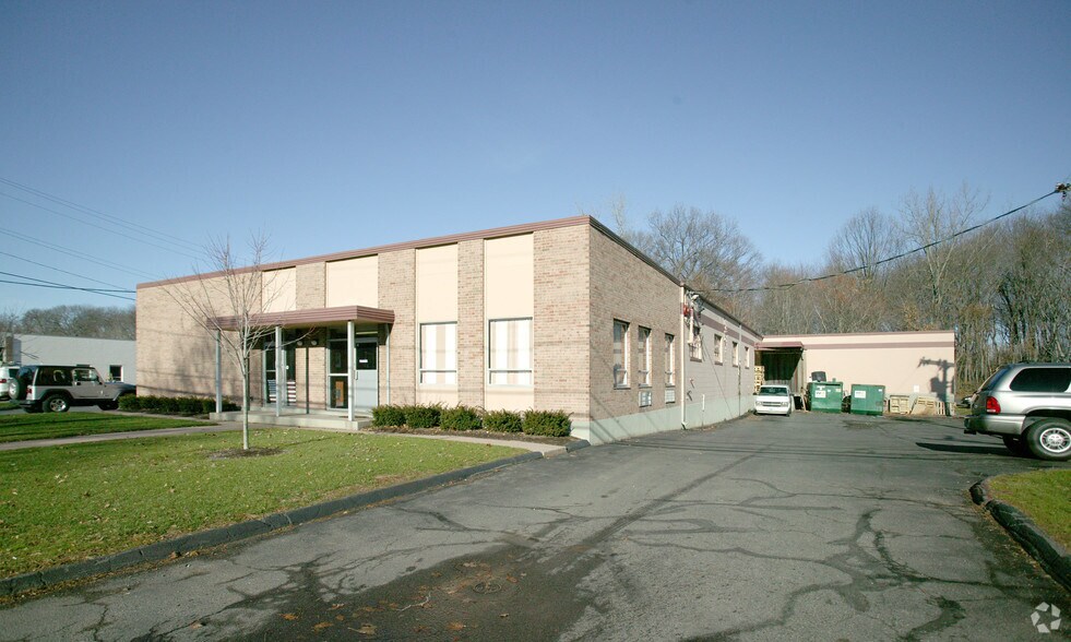 110-112 Prestige Park Rd, East Hartford, CT à louer - Photo du bâtiment - Image 2 de 4