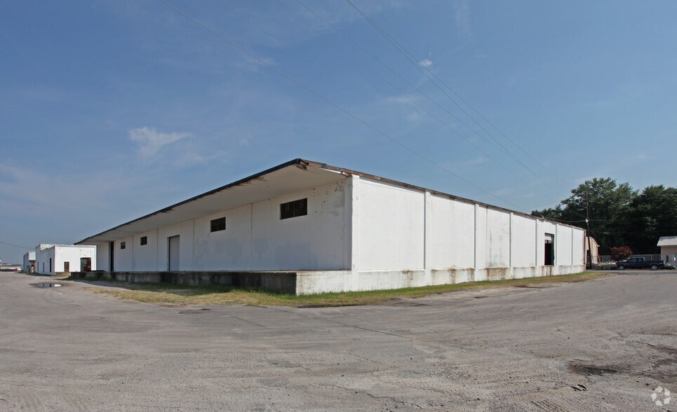 2822 Commerce Dr, Columbia, SC à vendre - Photo du bâtiment - Image 2 de 2