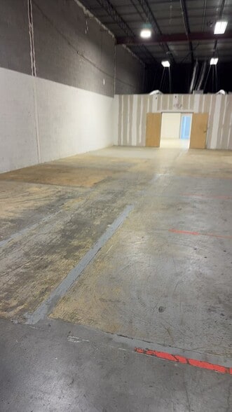 2065 Peachtree Industrial Ct, Atlanta, GA for lease - Building Photo - Image 3 of 7