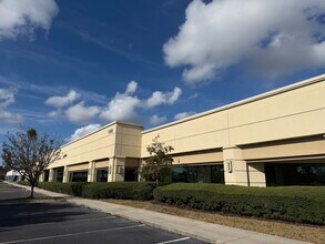 5022 Gate Pky, Jacksonville, FL for lease Building Photo- Image 1 of 9