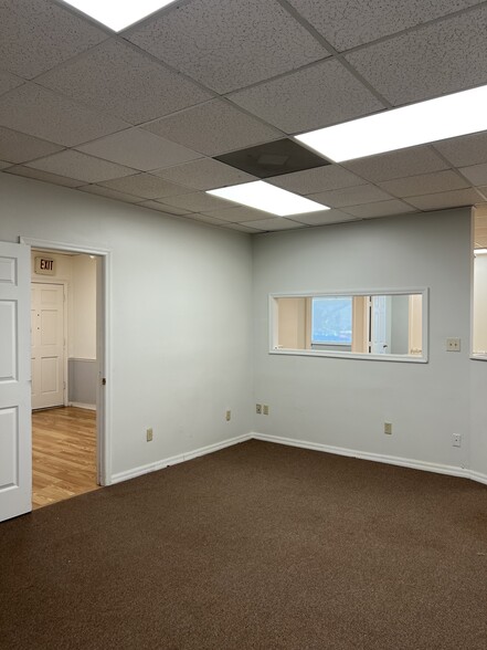 971 Virginia Ave, Palm Harbor, FL for lease - Building Photo - Image 3 of 9