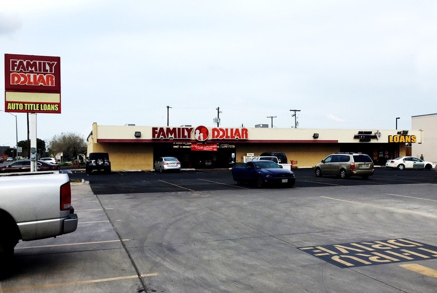 149-153 E US Highway 77, San Benito, TX for lease - Building Photo - Image 2 of 3