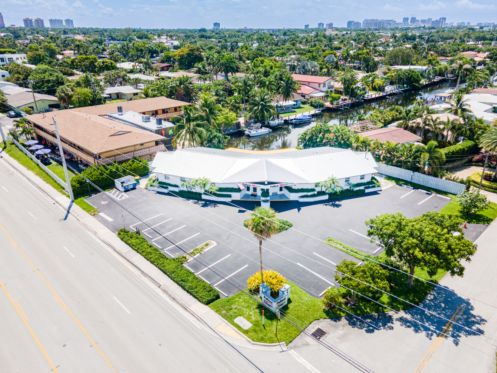 1800 NE 26th St, Wilton Manors, FL for lease Building Photo- Image 1 of 25