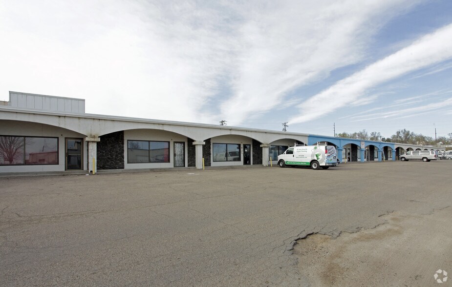 2015-2017 2nd Ave, Greeley, CO à louer - Photo du bâtiment - Image 3 de 4