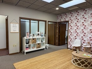 100 E Park St, Olathe, KS à louer Photo intérieure- Image 2 de 11