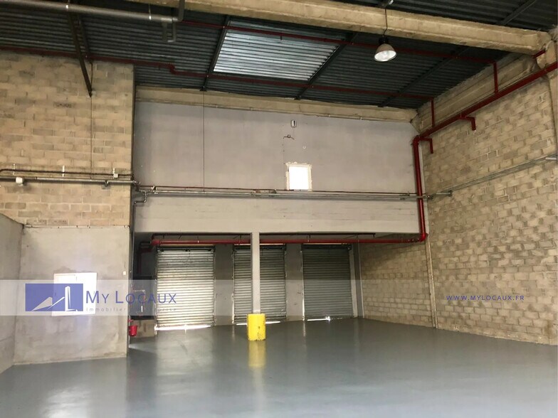 Industrial in Marly-la-Ville for lease - Interior Photo - Image 2 of 6
