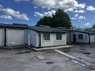 Plus de détails pour Quartermaster Rd, Westbury - Industriel à louer