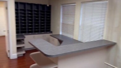 1405 NW 13th St, Gainesville, FL à louer - Vidéo sur l’inscription commerciale