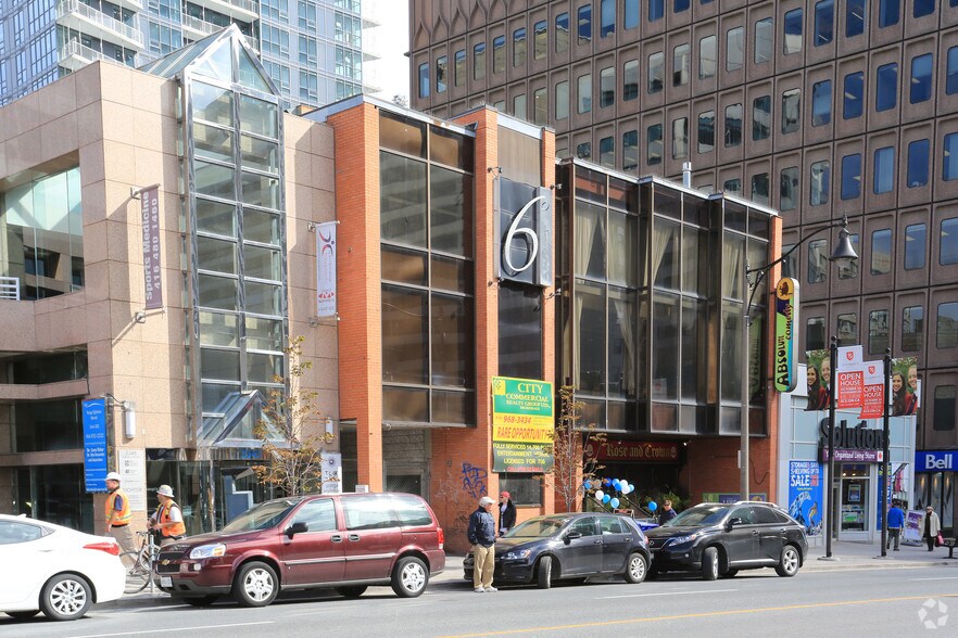 2335 Yonge St, Toronto, ON à vendre - Photo principale - Image 1 de 1