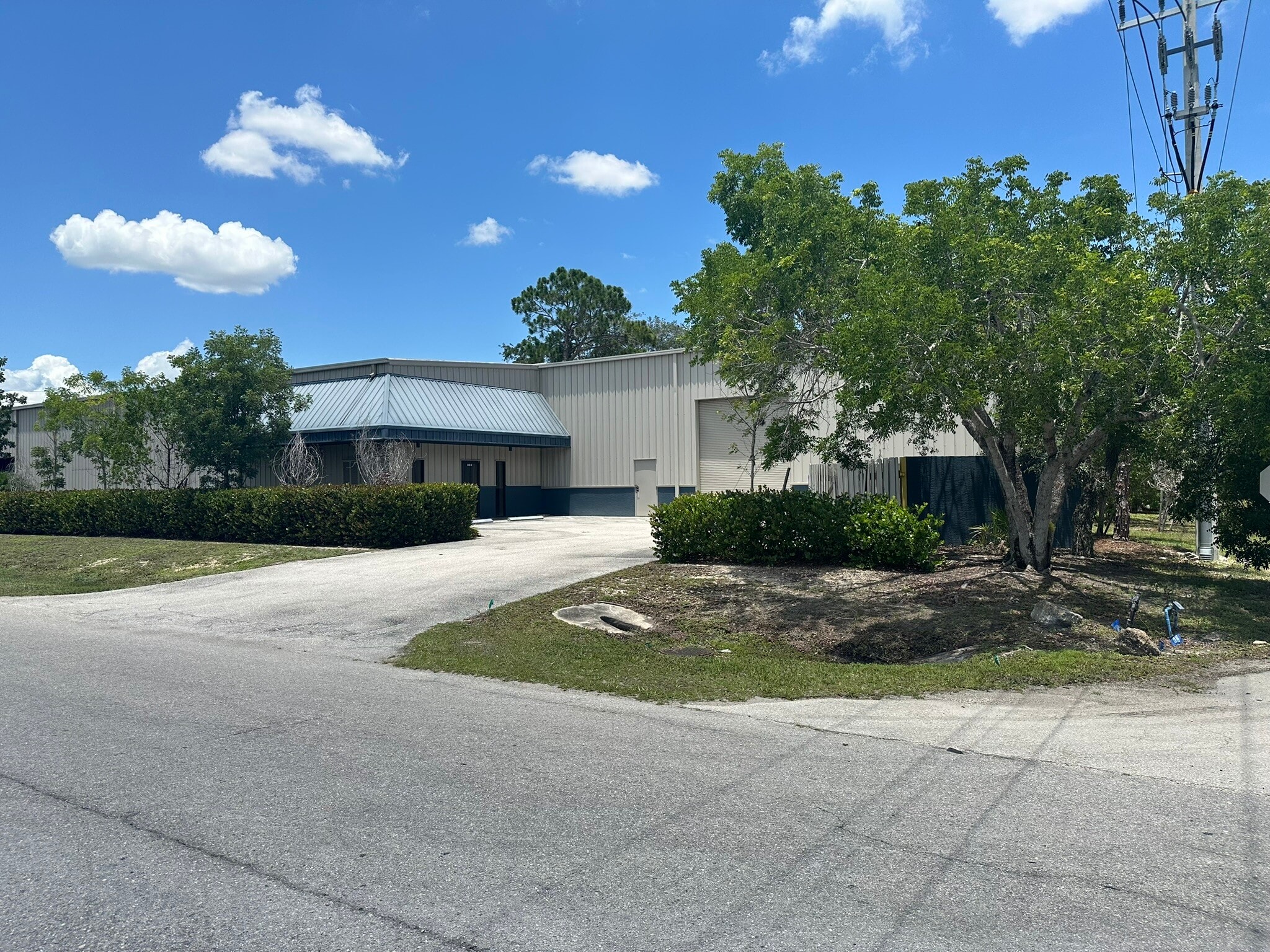 6410 Arc Way, Fort Myers, FL for lease Building Photo- Image 1 of 6