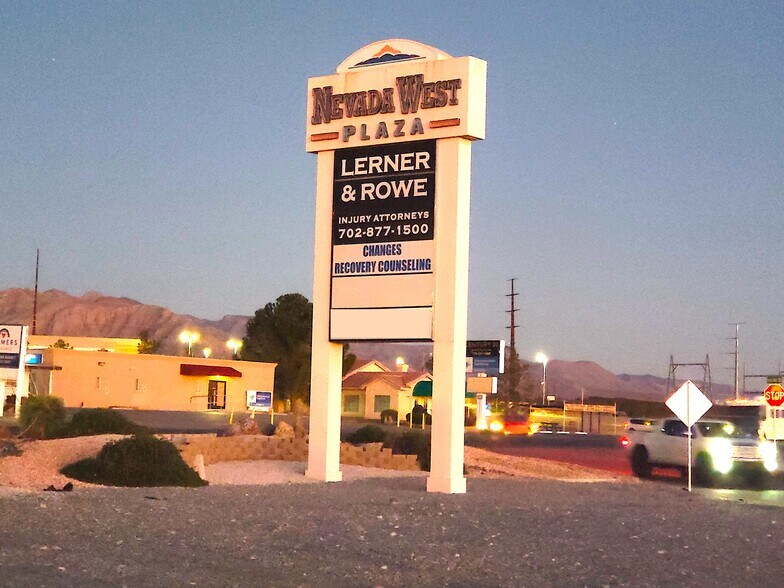 2220 Nevada West Blvd, Pahrump, NV à louer - Photo du bâtiment - Image 2 de 3