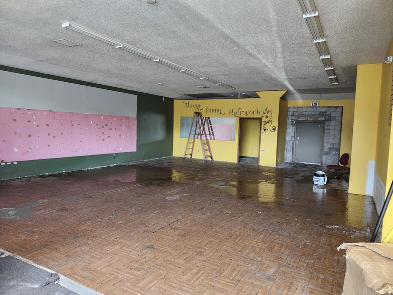 1457 Meriden Rd, Waterbury, CT for lease - Building Photo - Image 2 of 7