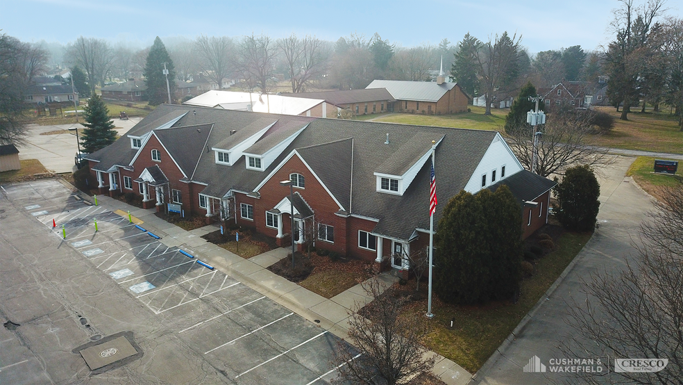 1162-1170 Cleveland Ave, Amherst, OH for lease - Building Photo - Image 1 of 10