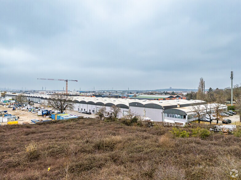 Flex dans Saint-Priest à louer - Aérien - Image 2 de 3