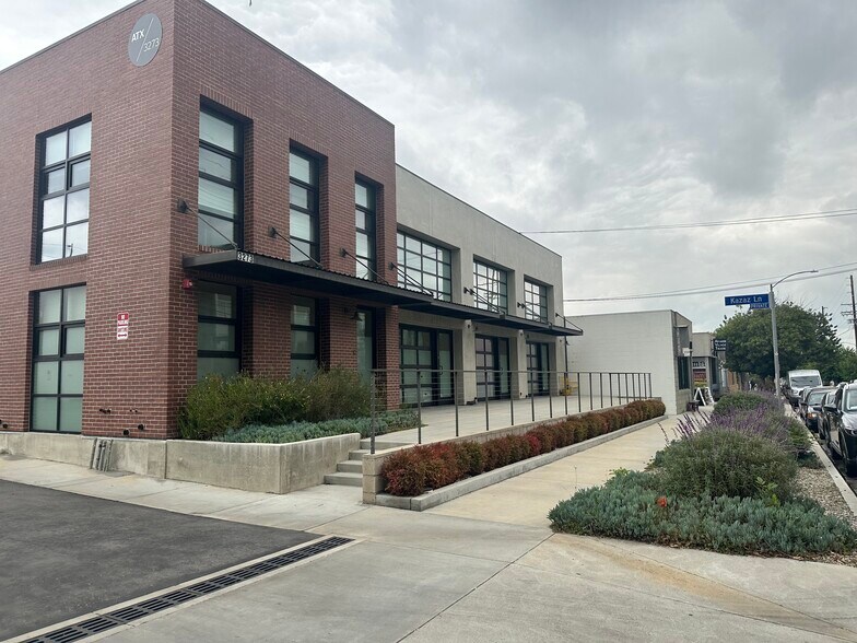 3273 Casitas Ave, Los Angeles, CA à louer - Photo du bâtiment - Image 2 de 13