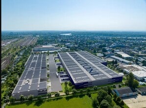  for lease Interior Photo- Image 1 of 2