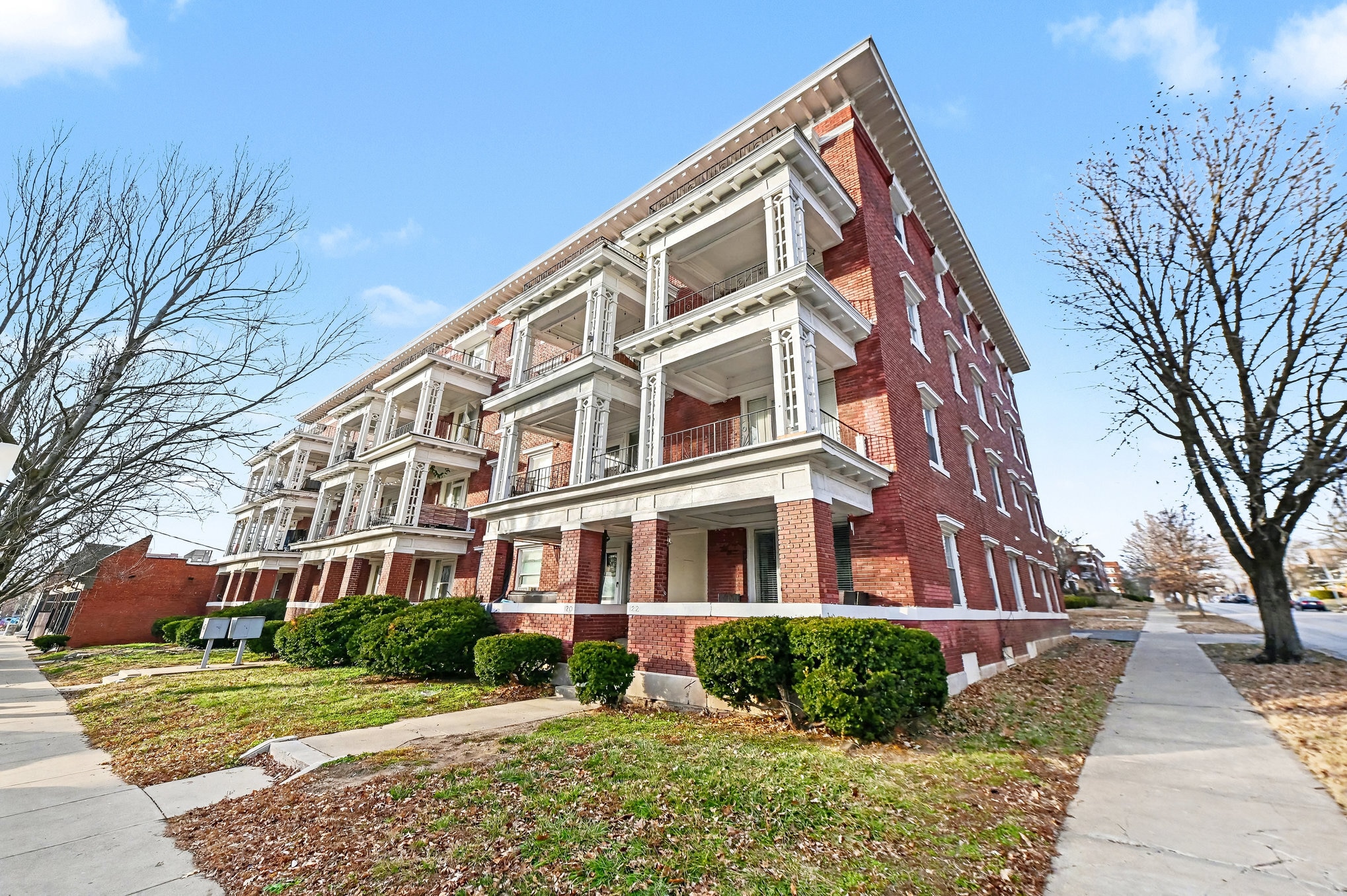 112 E 43rd St, Kansas City, MO for sale Primary Photo- Image 1 of 21