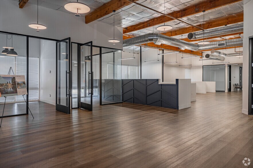 1522 Brookhollow Dr, Santa Ana, CA à vendre - Photo intérieure - Image 3 de 27