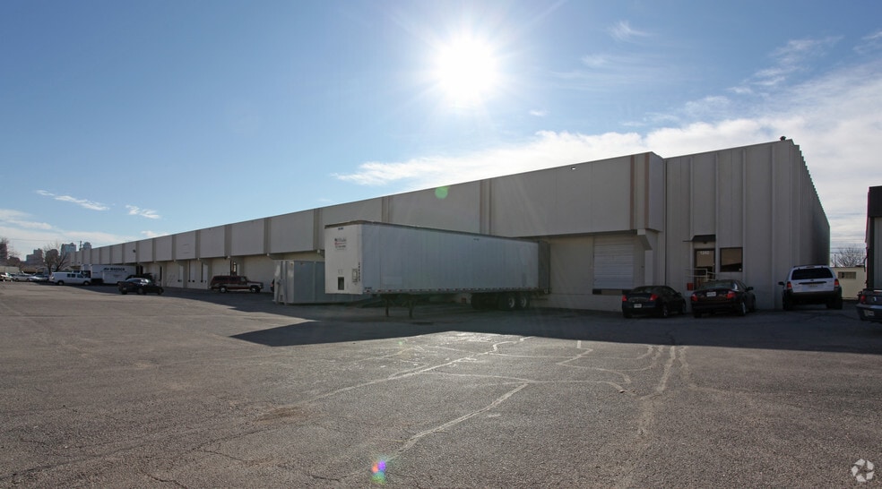 1200-1242 Erie St, North Kansas City, MO for lease - Building Photo - Image 2 of 4