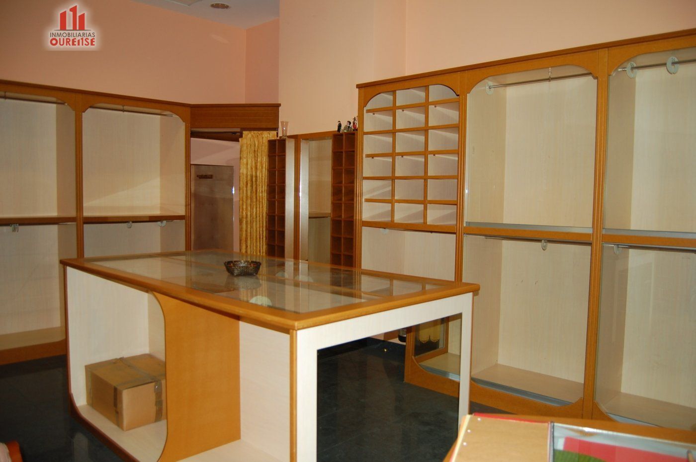 Retail in Ourense, Orense for lease Building Photo- Image 1 of 9