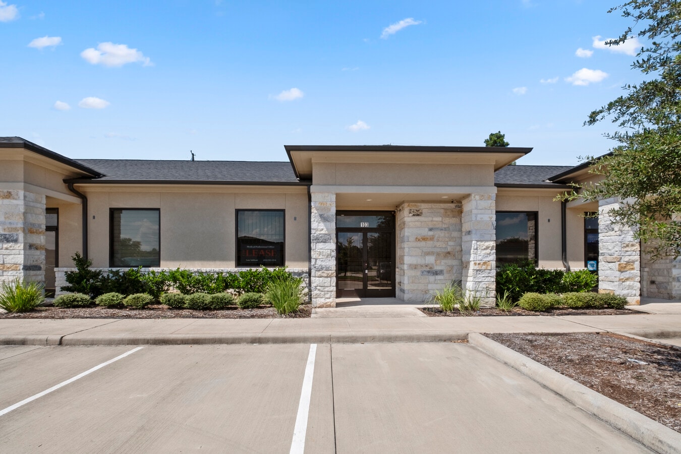 4220 Cartwright Rd, Missouri City, TX 77459 - Unit 103 -  - Interior Photo - Image 1 of 15