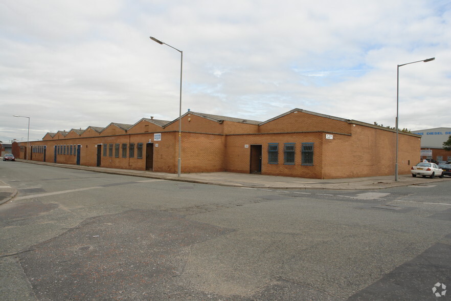 Brasenose Rd, Liverpool à louer - Photo du bâtiment - Image 3 de 4