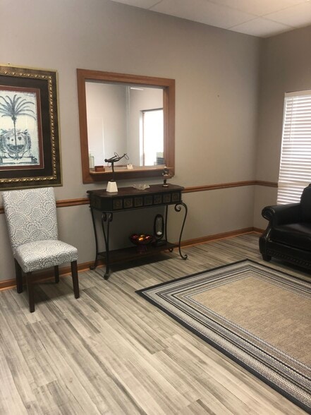 406 Tiffany Park, Gaffney, SC for lease - Building Photo - Image 2 of 5