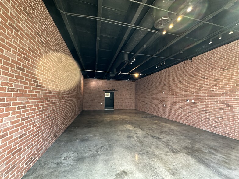 5555 W Manchester Ave, Los Angeles, CA for lease - Interior Photo - Image 3 of 10