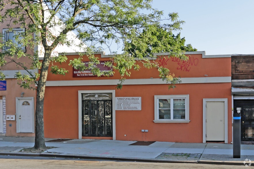 19535 Jamaica Ave, Hollis, NY for lease - Primary Photo - Image 1 of 7