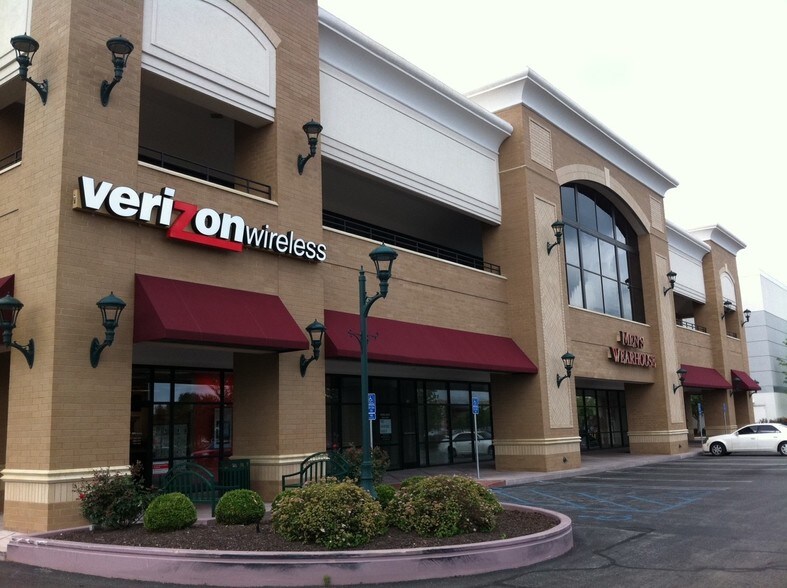 303 N Stadium Blvd, Columbia, MO à louer - Photo du bâtiment - Image 1 de 2