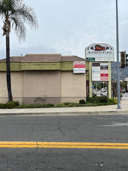 2211 Lake Ave, Altadena, CA à louer - Photo du bâtiment - Image 2 de 7