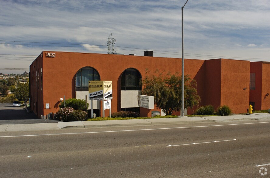 2122 S El Camino Real, Oceanside, CA à louer - Photo du bâtiment - Image 2 de 12