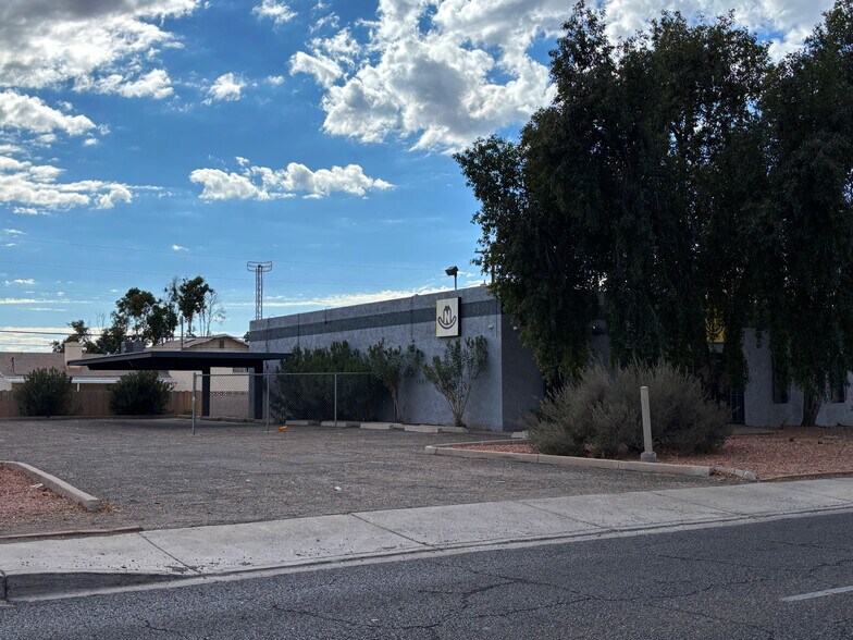 4141 W Bethany Home Rd, Phoenix, AZ à louer - Photo du bâtiment - Image 2 de 6