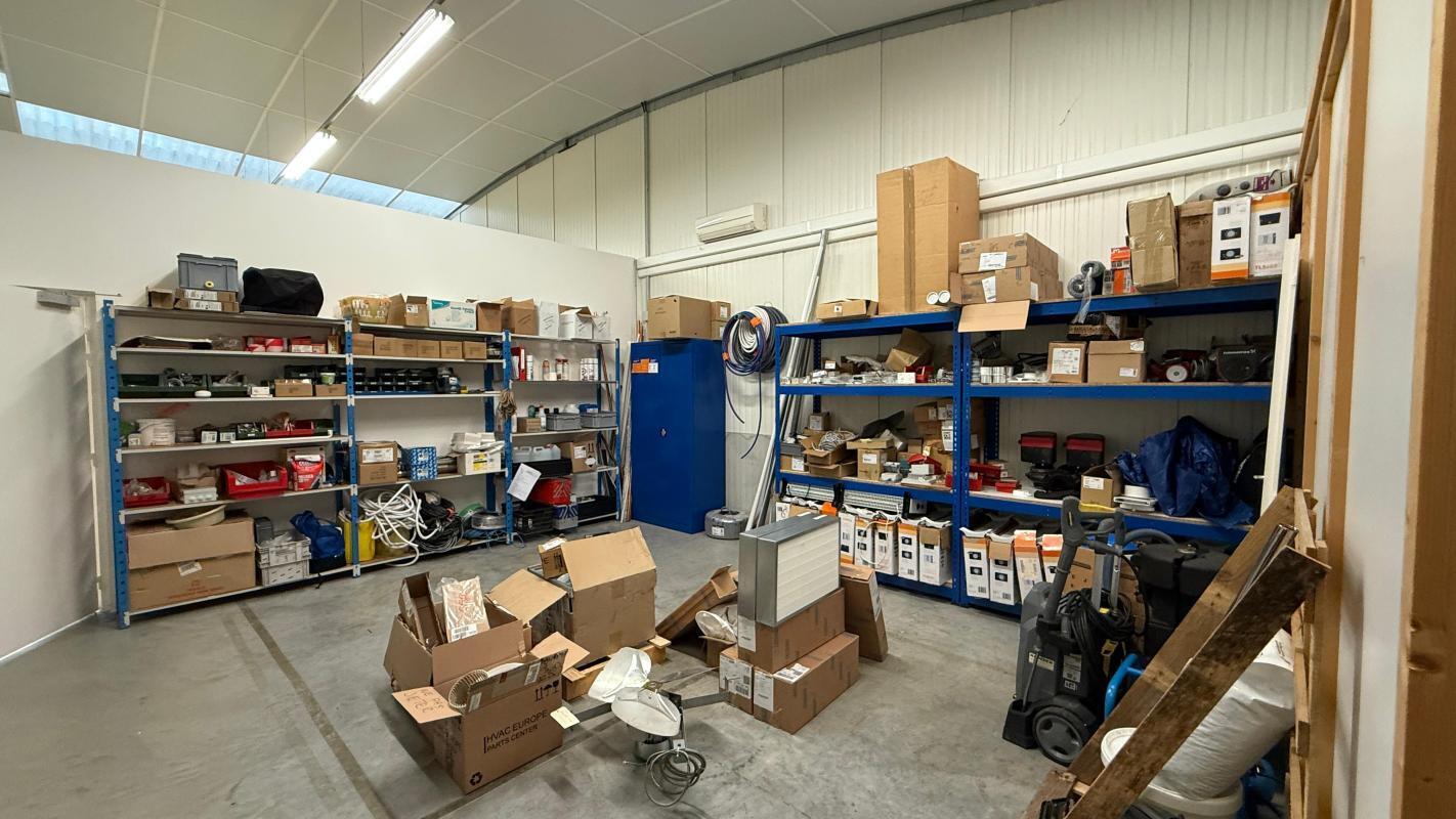 Industrial in Tossiat for lease Interior Photo- Image 1 of 12