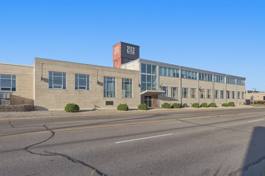 2112 Broadway St NE, Minneapolis, MN à louer - Photo du bâtiment - Image 2 de 9