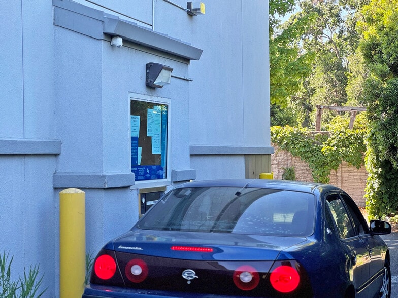 955 Stony Point Rd, Santa Rosa, CA for lease - Building Photo - Image 3 of 5