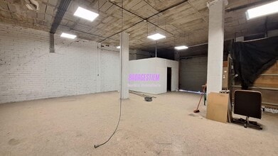 Bureau/Commerce de détail dans Badalona, Barcelona à louer Photo intérieure- Image 2 de 7