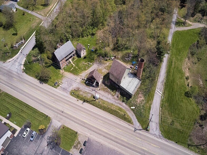 333 Perry Hwy, Harmony, PA à vendre - Photo du bâtiment - Image 3 de 10