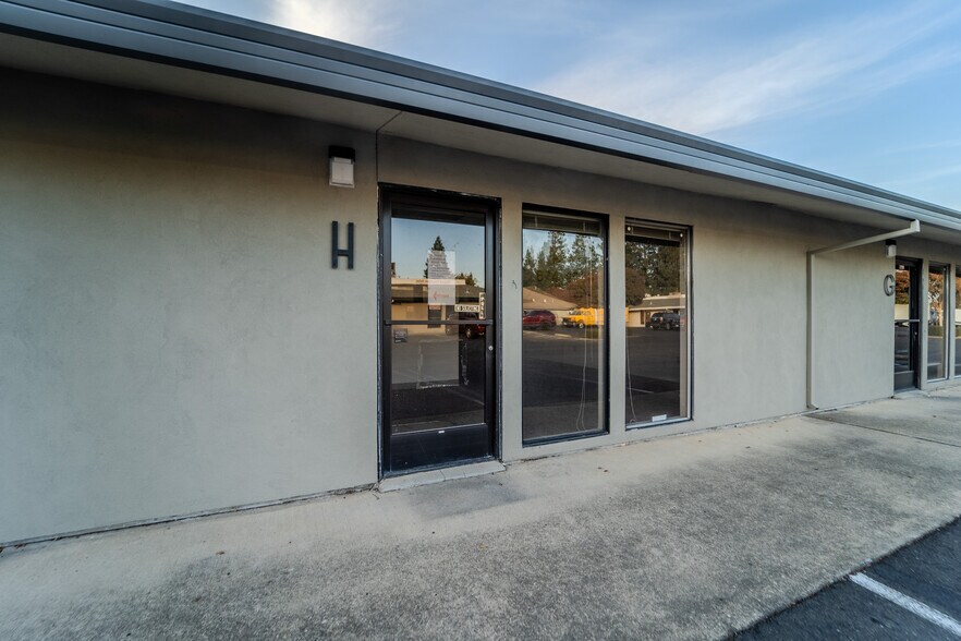 1547 Starr Dr, Yuba City, CA à vendre - Photo du bâtiment - Image 3 de 9