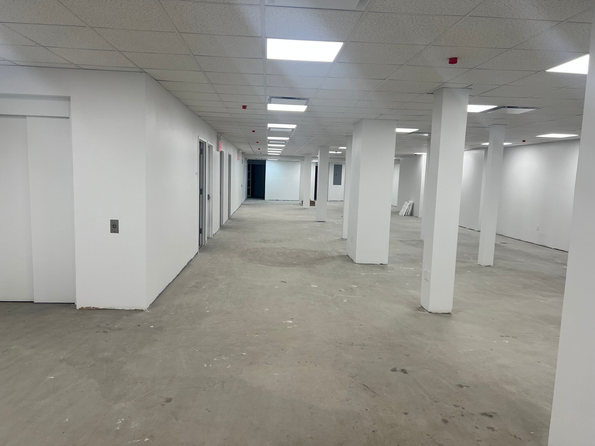 6973 Grand Ave, Maspeth, NY for lease Interior Photo- Image 1 of 2