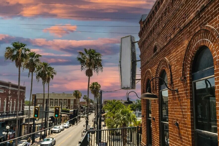 1902 E 7th Ave, Tampa, FL à louer - Photo du bâtiment - Image 2 de 5