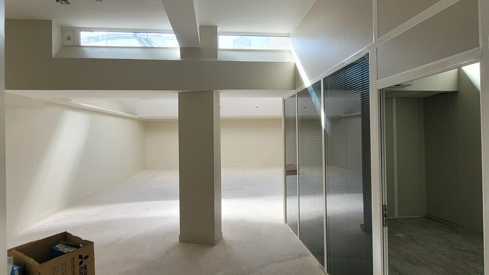 Office in Rouen for lease - Interior Photo - Image 3 of 7