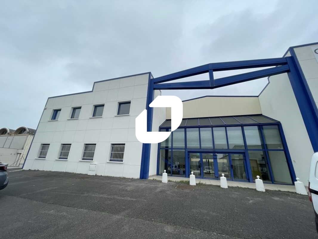 Office in Morangis for lease Building Photo- Image 1 of 8