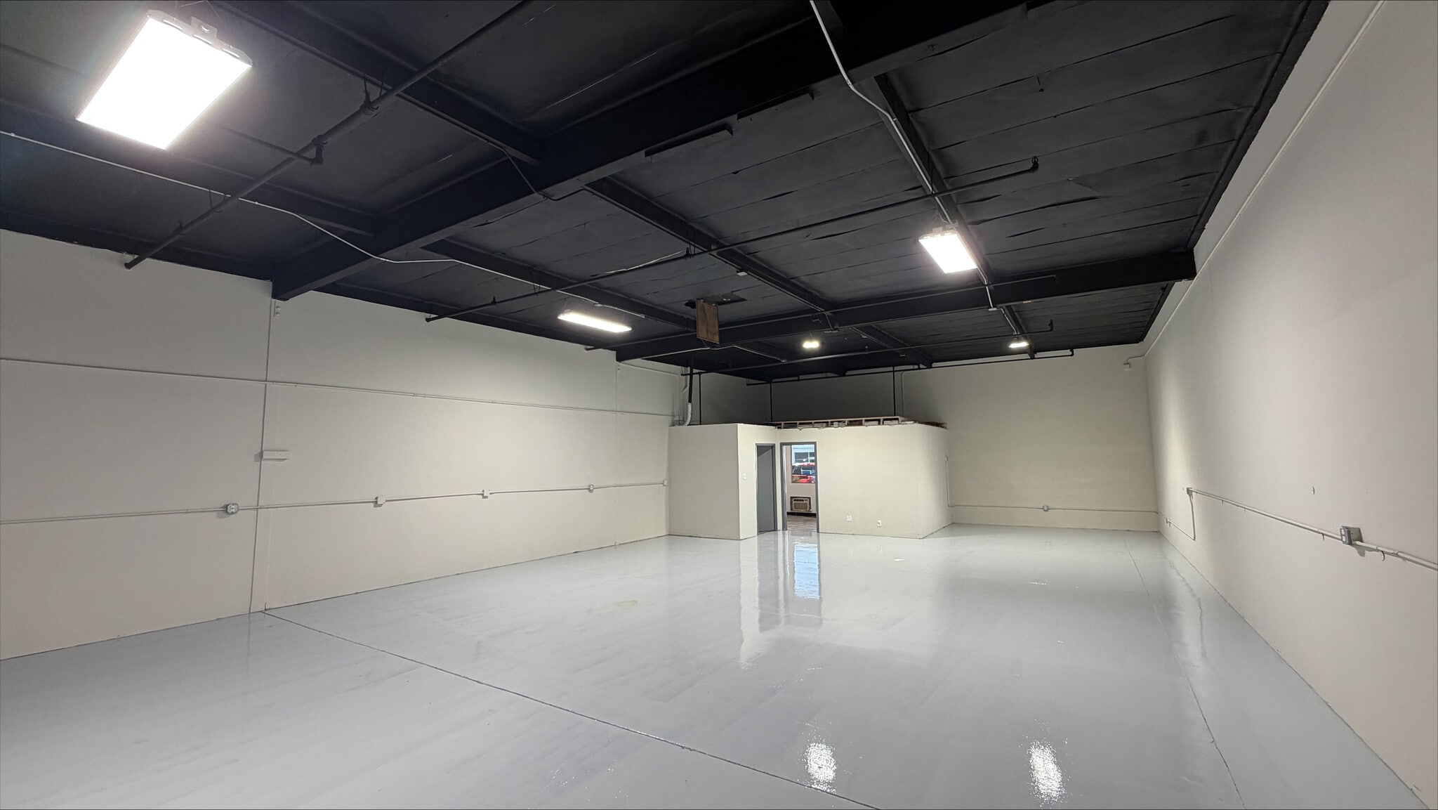 2372 N Glassell St, Orange, CA for lease Interior Photo- Image 1 of 4