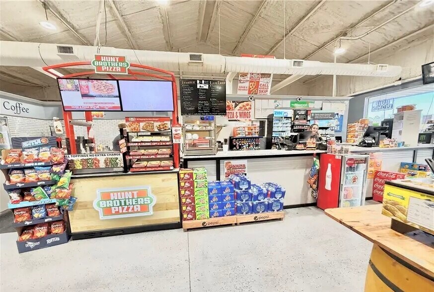 6134 Elim Church Rd NE, Ludowici, GA à vendre - Photo intérieure - Image 2 de 16