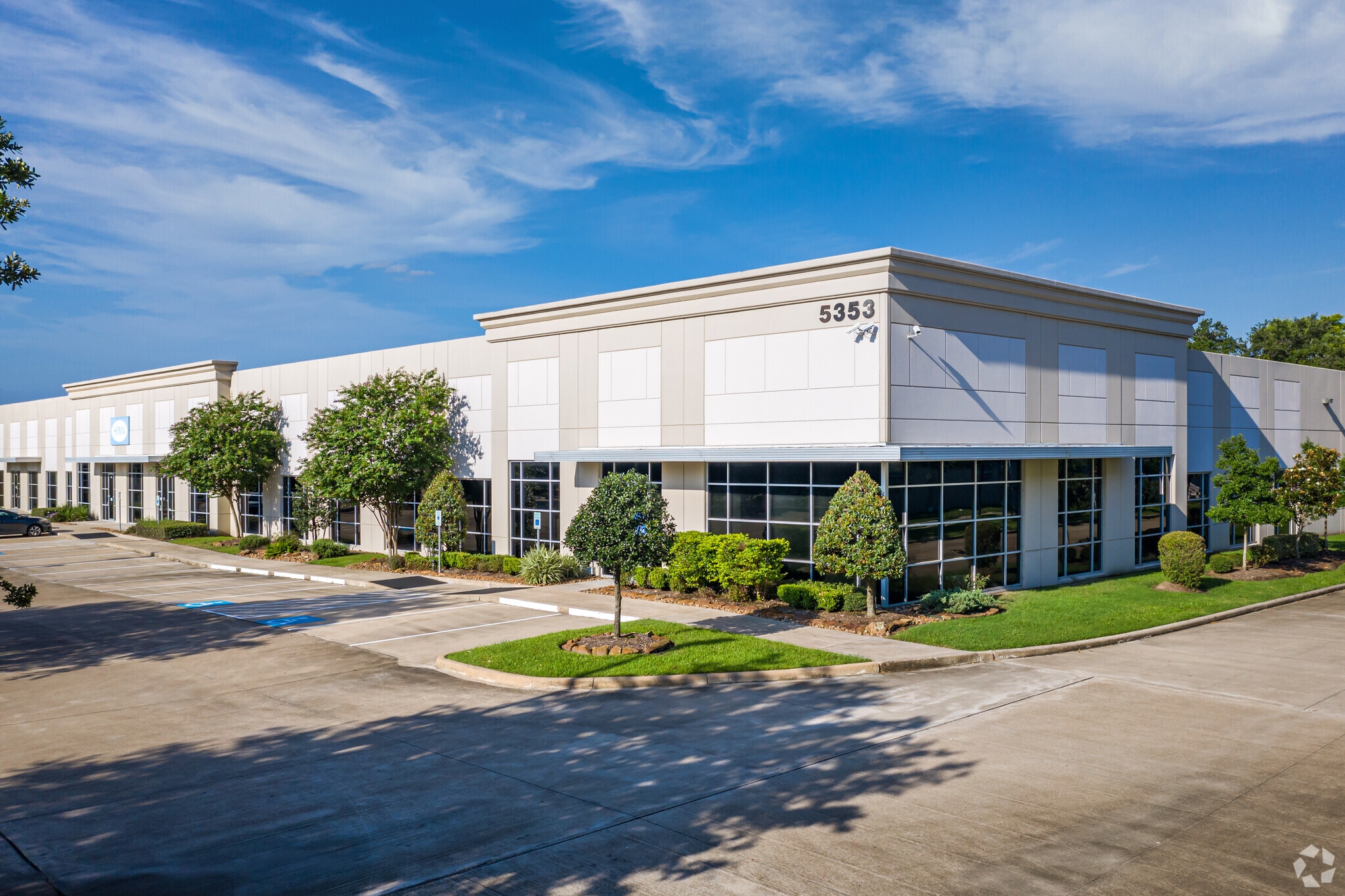 5353 W Sam Houston Pky N, Houston, TX for lease Primary Photo- Image 1 of 5