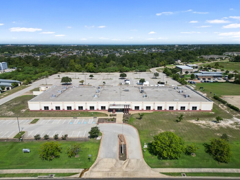 3101 University Dr E, Bryan, TX for lease - Building Photo - Image 2 of 26