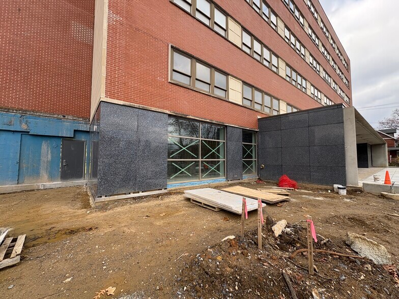 250 College Ave, Lancaster, PA à louer - Photo du bâtiment - Image 2 de 10