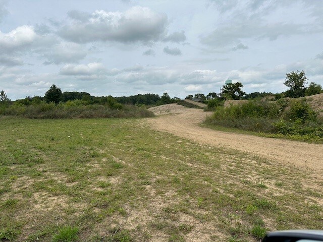 7264 S 1st Rd, Kingsbury, IN à vendre - Photo du bâtiment - Image 2 de 13