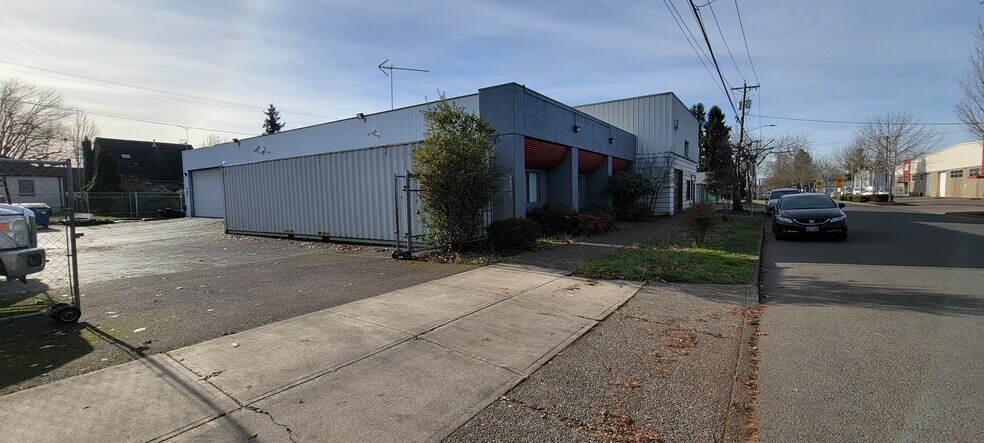 1410 Madison St, Salem, OR à louer - Photo du bâtiment - Image 3 de 3